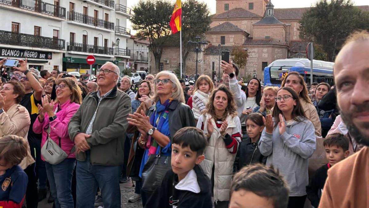 La subcampeona del mundo de motociclismo llegó en su moto a la Plaza de la Constitución