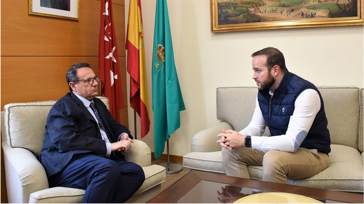 Lo ha recibido y felicitado el alcalde, Juan Pedro Izquierdo