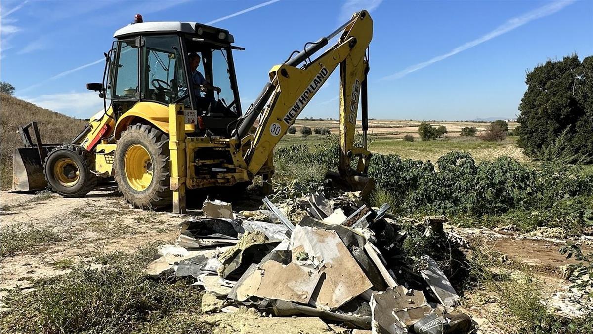 El Ayuntamiento ha retirado los residuos que ciudadanos incívicos dejan en el campo