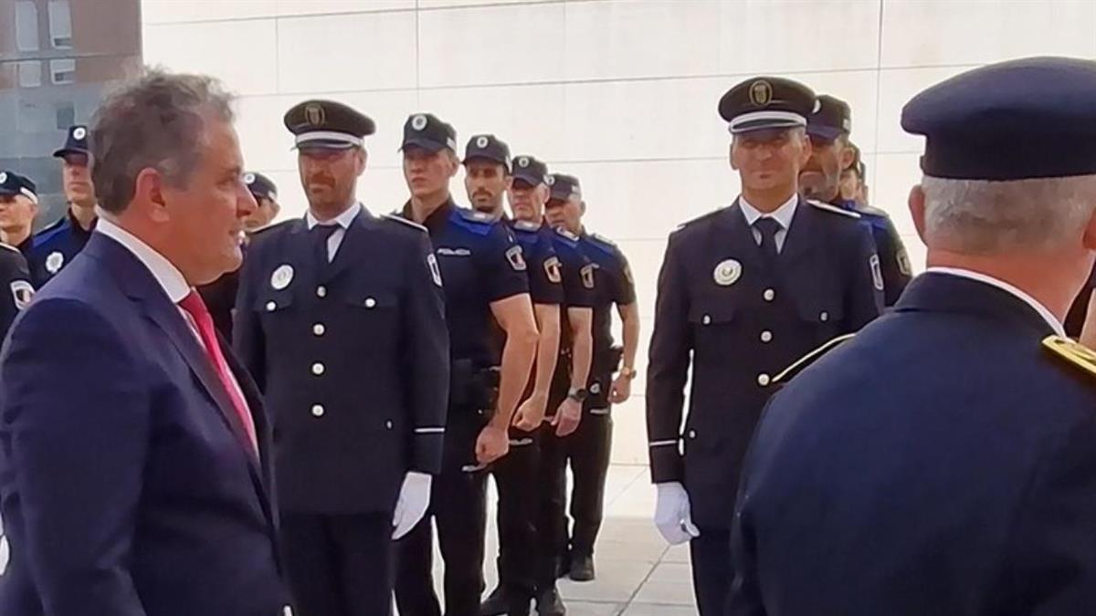 El alcalde ha anunciado que próximamnte se ampliará la plantilla hasta los 150 efectivos