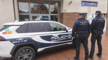 Ya se han adquirido los uniformes reglamentarios de los cinco nuevos agentes