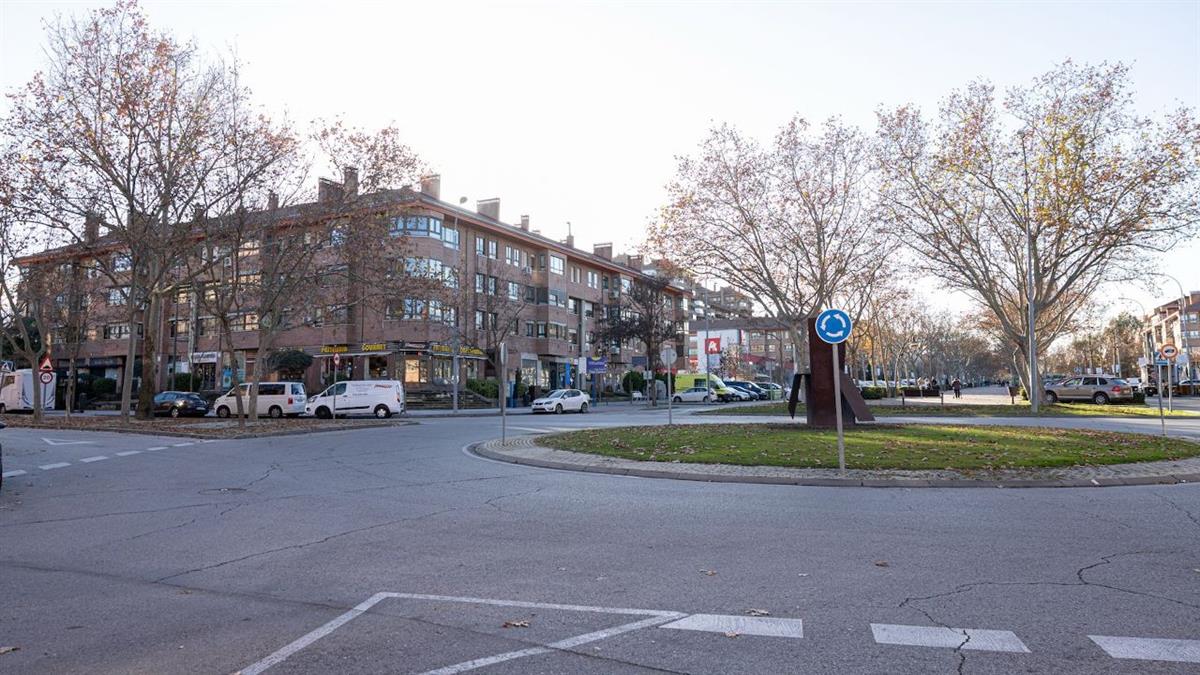 Los trabajos se centran en la reforma de las aceras laterales con una duración aproximada de dos meses en esta fase