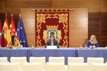 Lee toda la noticia 'Refuerzo en Servicios Sociales: Puente de Vallecas, Villaverde, Latina o Tetuán reciben más número de profesionales '