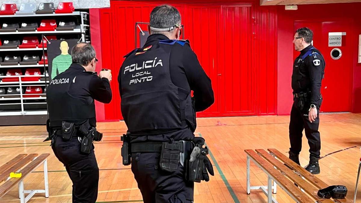 La inversión se destinará a remodelar el vestuario y calzado de los agentes, para adaptarlo al reglamento regional