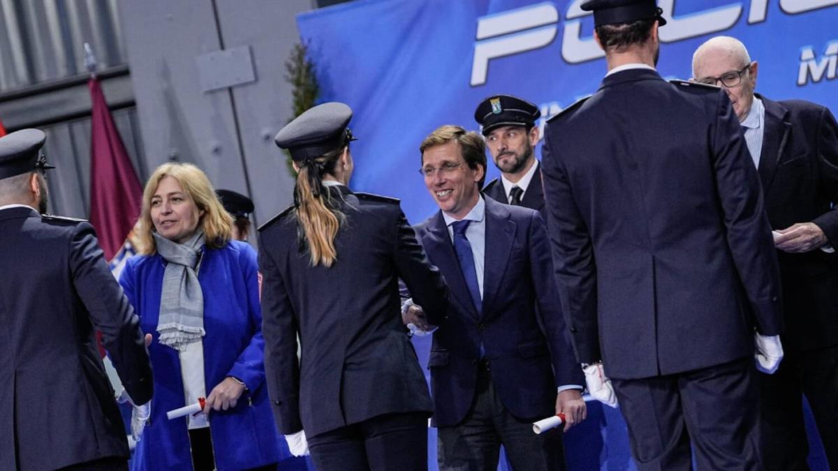 El ayuntamiento recibe 209 nuevos policías municipales