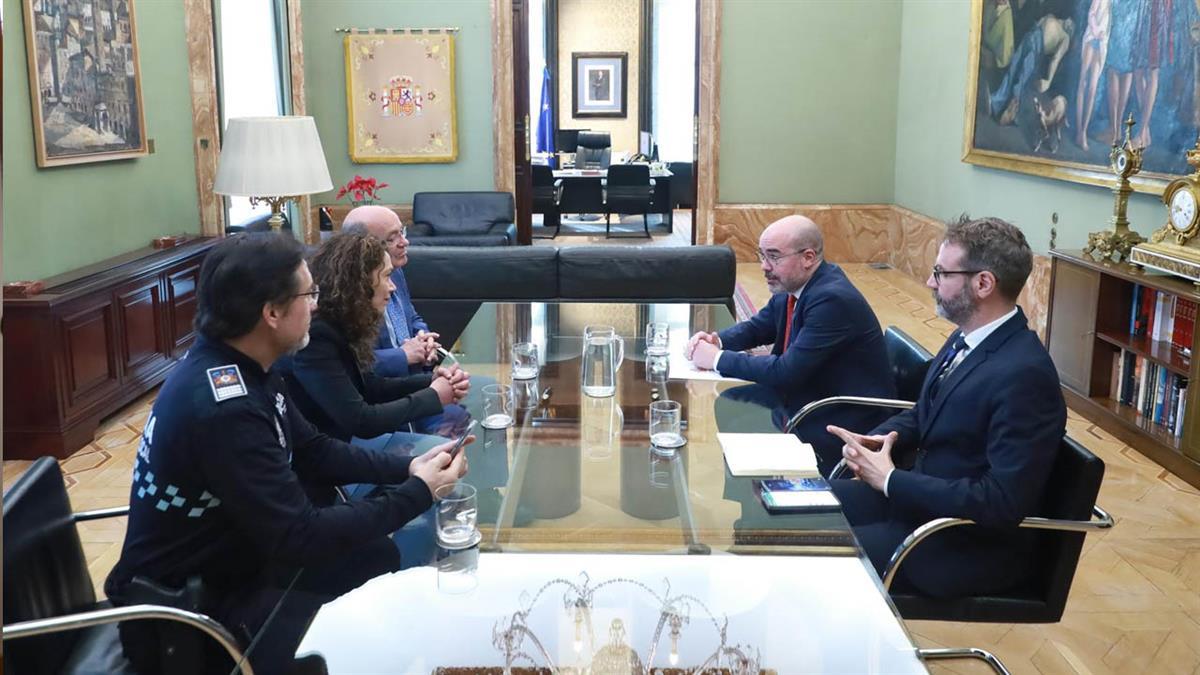 El delegado de Gobierno en la Comunidad de Madrid mantiene una reunión con el alcalde de El Escorial