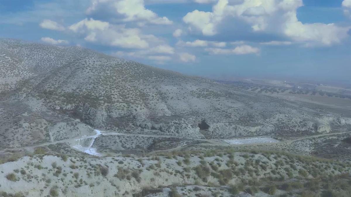 Combina piezas arqueológicas originales y paneles interpretativos