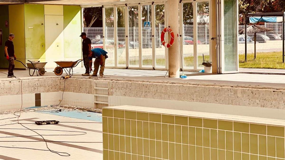 Se renovó el césped artificial del campo de fútbol y la maquinaria del gimnasio y las salas de uso deportivo