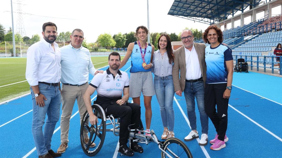 Daniela Fra y Emi Agüera recibieron un reconocimiento por sus triunfos