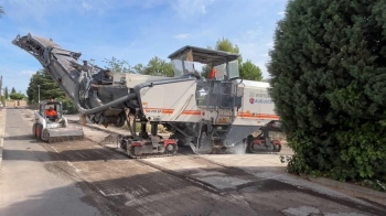 El ayuntamiento ha iniciado los trabajos de renovación del asfalto 