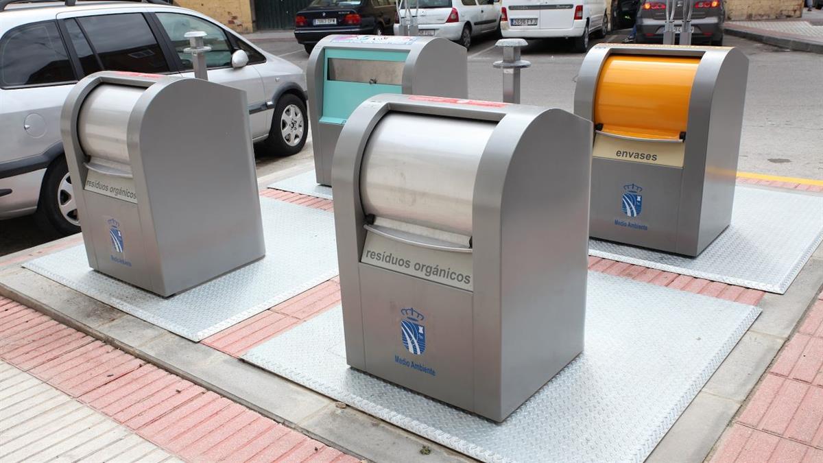 El Ayuntamiento sustituirá un mínimo de 80 contenedores soterrados en una primera fase del proyecto y contempla la reparación de fosos, pavimentos y sistemas de drenaje