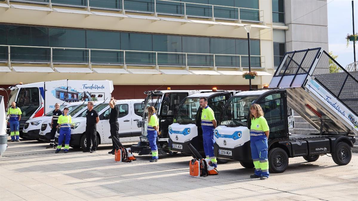 Acaba de invertir 333.000 euros en la compra de cuatro furgonetas eléctricas y dos máquinas de obra