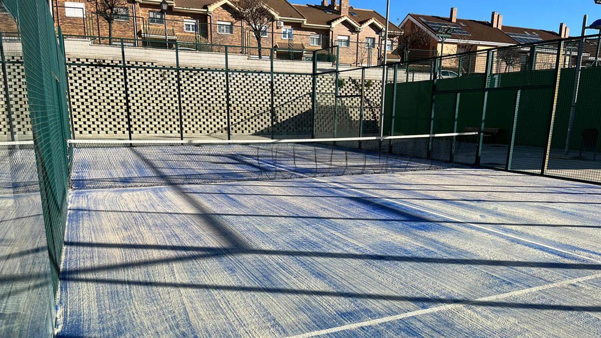 Esta tarea de mejora garantiza el correcto bote de la pelota y reduce el riesgo de lesiones