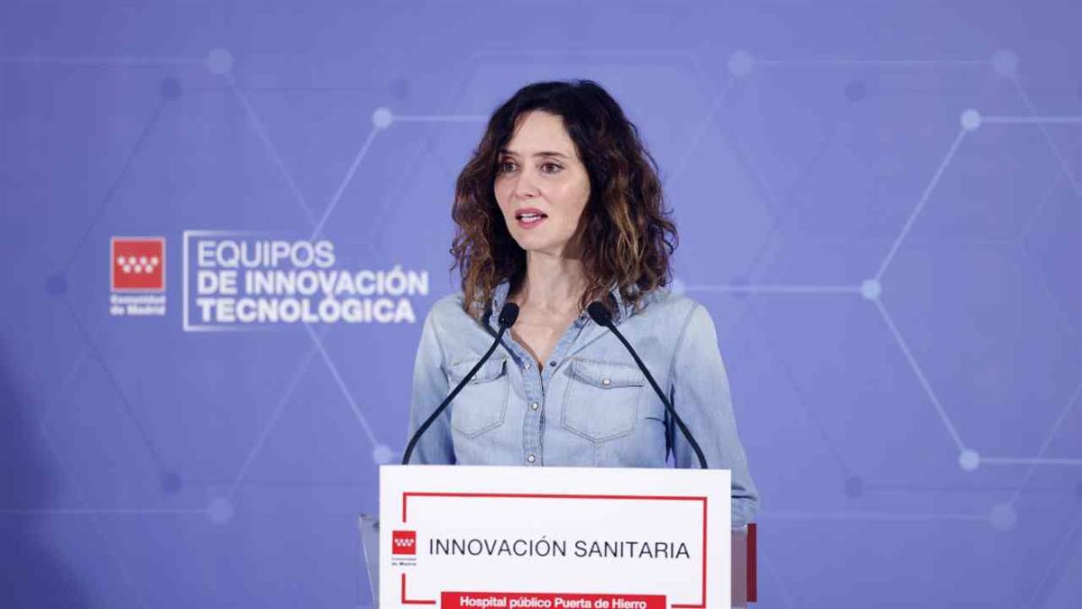 La presidenta asegura que “nada de esto sería posible sin la vocación y la ilusión de los profesionales que forman parte del Sistema Madrileño de Salud”