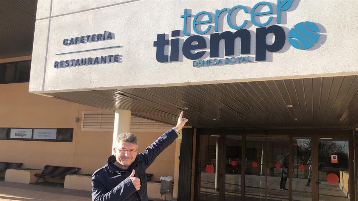 La nueva cafetería de la Dehesa Boyal es motivo de disputa entre ambos partidos por ver quién se atribuyen la hazaña 