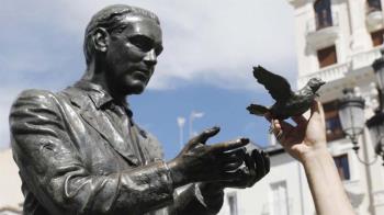 El monumento ha sido vandalizado en reiteradas ocasiones, la última en enero de 2023