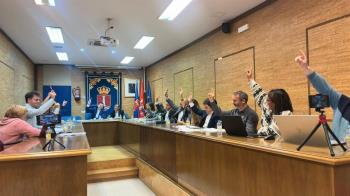 La oposición propuso mejoras para el carril bici, rechazadas por PP y VHM, lo que limitó la sesión a un trámite