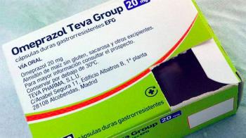La razón es la posible filtración de gránulos de silica de gel en el interior de los envases