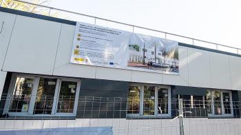 El Gobierno de Judith Piquet asegura que el centro sigue "funcionando", a pesar del retraso en los trabajos