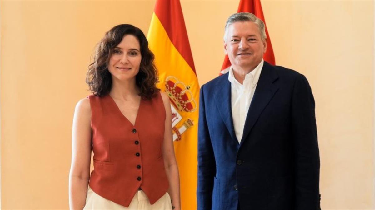 Isabel Díaz Ayuso se reúne con el CO-CEO, Ted Sarandos