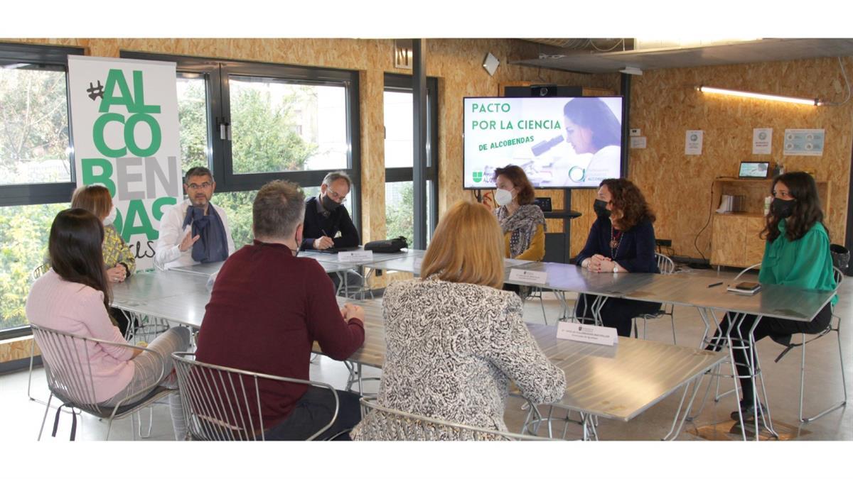 Celebrada en el Museo Nacional de Ciencia y Tecnología, han asistido empresas, instituciones y mujeres científicas
