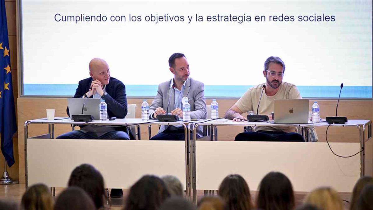 La consejera ha inaugurado el VIII Encuentro de Responsables de Comunicación Sanitaria, en el Hospital Gregorio Marañón