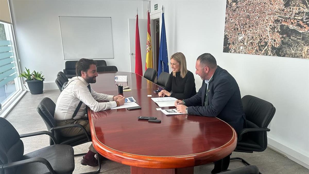 Iván Fernández se reunió el 14 de febrero con Javier Carazo para proponer diferentes líneas de ayuda