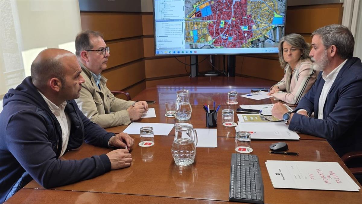 El ayuntamiento se ha reunido con el viceconsejero de Vivienda