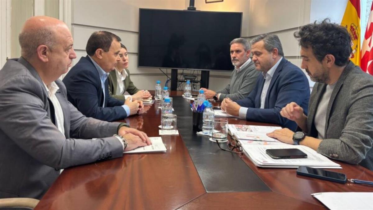 Se ha mantenido una reunión en la Consejería de Vivienda, Transportes e Infraestructuras