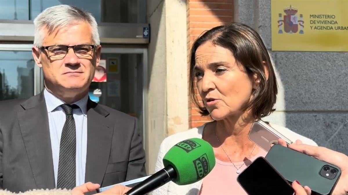 La portavoz del PSOE en el Ayuntamiento acude al Ministerio de Vivienda para conocer los mecanismos de control que establecen sobre estos pisos