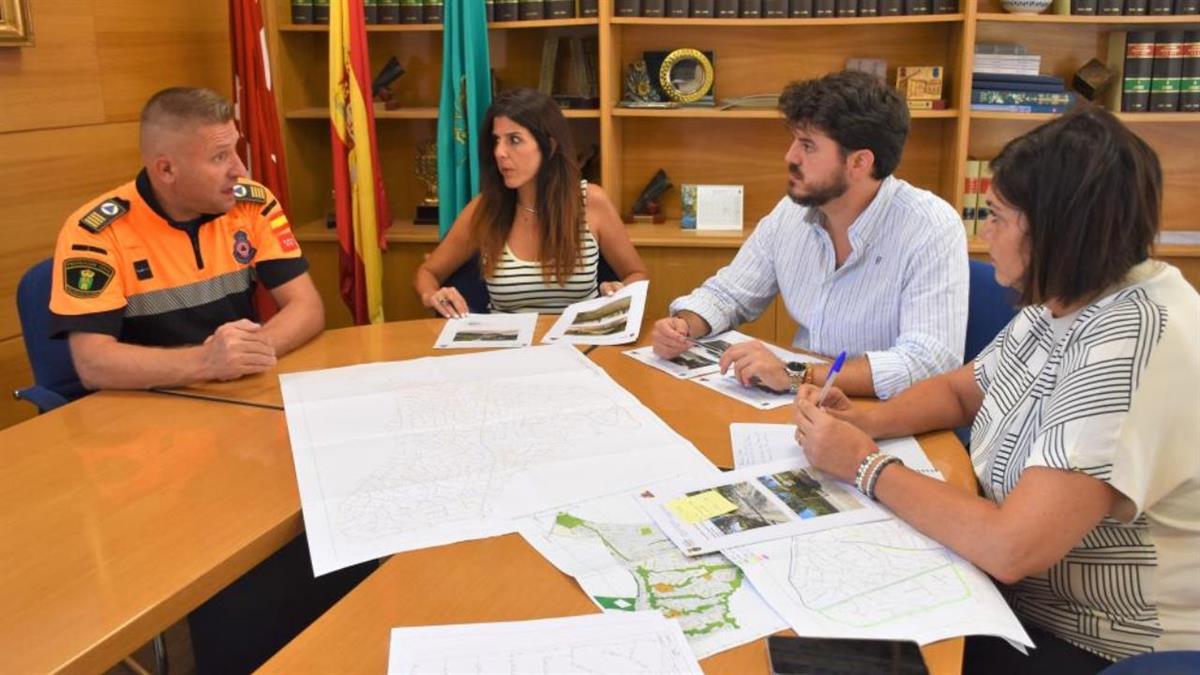 Se están llevando a cabo tareas de limpieza y reparación, entre otras