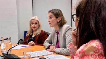 Reyes Maroto presenta un informe que estima en 120.000 los beneficiarios de la regularización en la capital