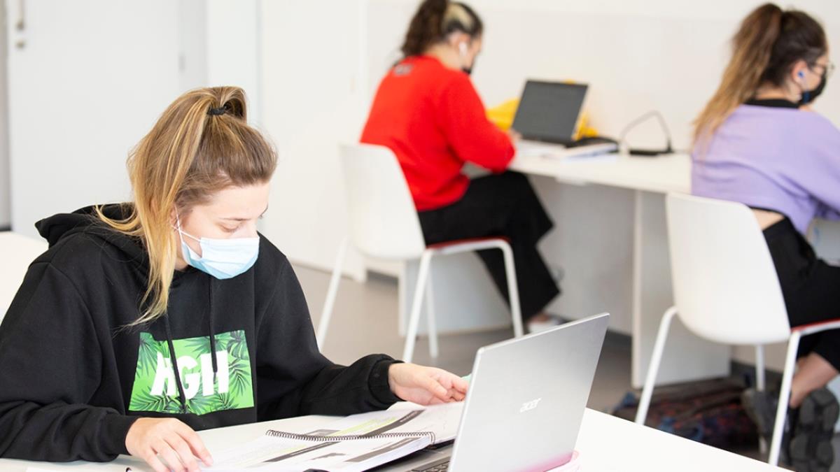 Las bibliotecas municipales Gloria Fuertes y Federico García Lorca junto con la sala de estudio del CERPA continuarán ofreciendo servicio en verano