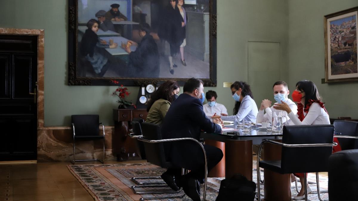 Tanto el Ayuntamiento con el gobierno de Madrid están de acuerdo en que el problema no pasa solo por la seguridad ciudadana sino por una solución habitacional y urbanística