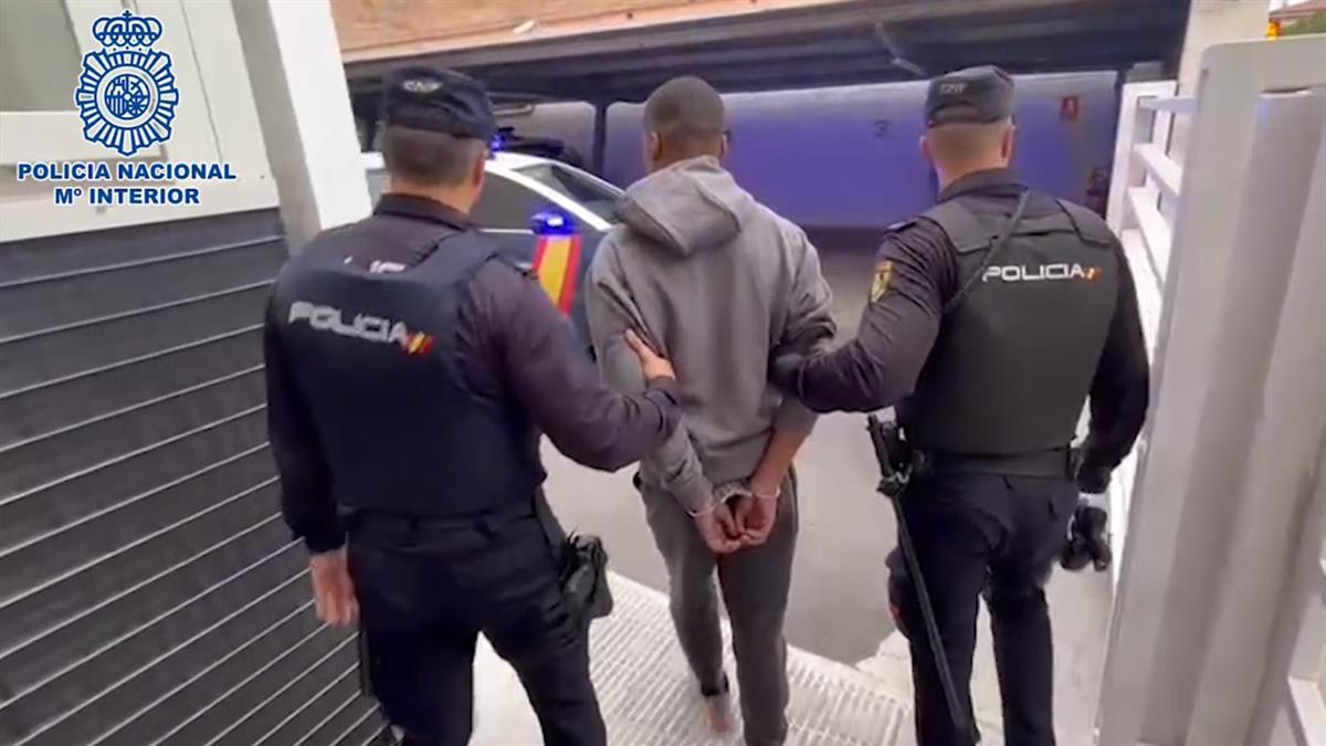 La Policía detiene al presunto delincuente antes de que se diera a la fuga