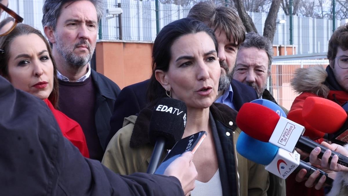 La portavoz de VOX en la Asamblea visita el centro de acogida de inmigrantes de Alcalá de Henares y arremete contra la presidenta regional