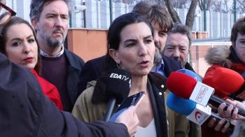 La portavoz de VOX en la Asamblea visita el centro de acogida de inmigrantes de Alcalá de Henares y arremete contra la presidenta regional