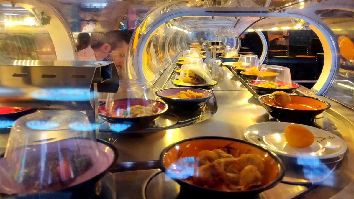 El nuevo local de Running Sushi, abierto en Plaza de los Cubos, esta causando furor entre todas las personas que lo visitan 