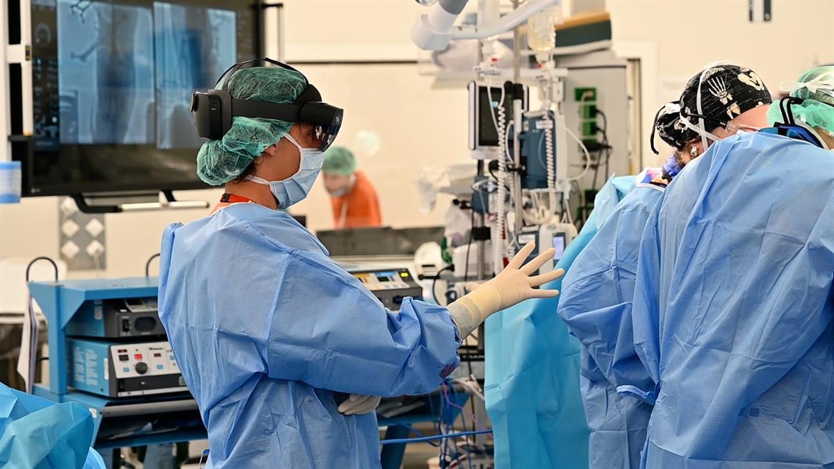 El menor padecía un tumor óseo complejo que pudo extirparse