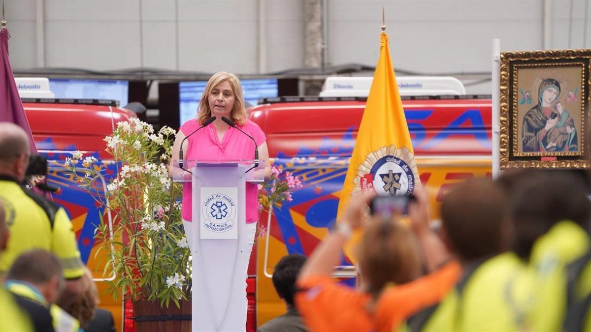 La vicealcaldesa y delegada de Seguridad y Emergencias, Inma Sanz, ha felicitado a los profesionales y voluntarios del servicio en un acto celebrado en la Base 0
