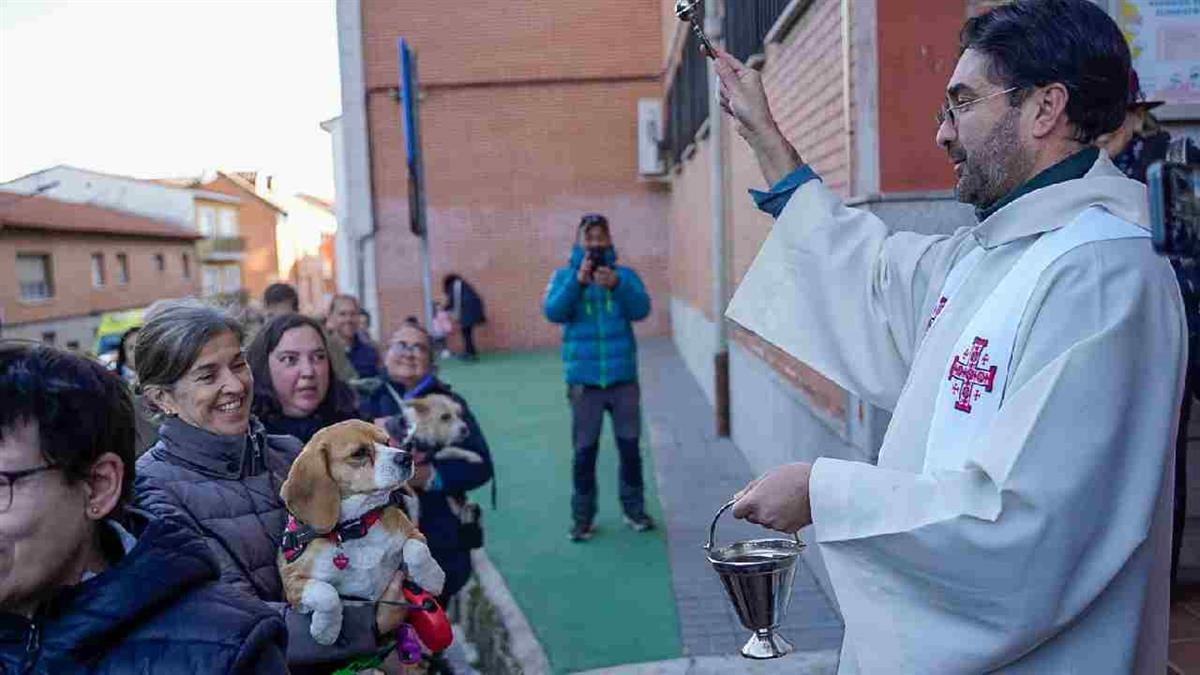 Desde las 17:30h se repartirá chocolate y panecillos a los asistentes