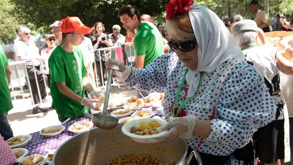 Este año, la Asociación Vecinal Pradera Tercio Terol no podrá ofrecer el típico plato madrileño