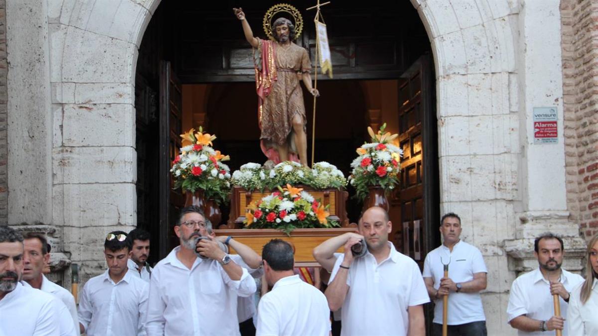 Las festividades comenzarán a las 18:50 horas con un Repique de Campanas,