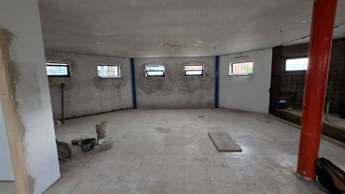 Se trata de un espacio de más de 100 metros cuadrados en los bajos del actual templete ubicado en la calle Manuel de Falla