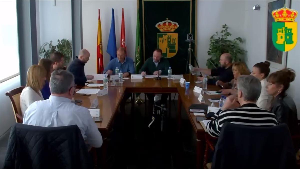 El portavoz de Vox, Guillermo Quintana, afirma que el edil popular se enfrentó a toda la corporación municipal