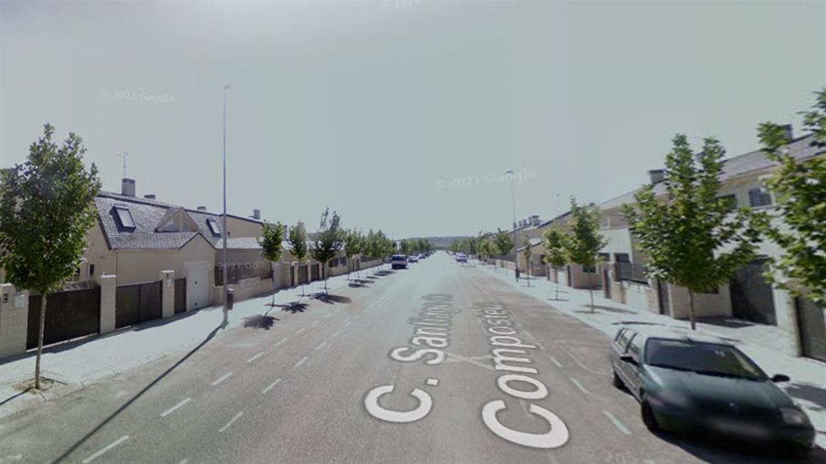 Un vecino ha podado sin permiso cuatro árboles de la calle Santiago de Compostela, enfrentándose a sanciones de entre 10.000 y 100.000 euros 