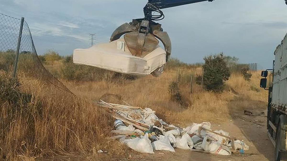 El Ayuntamiento continúa con su campaña de limpieza y recuerda las posibles sanciones