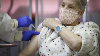 Los menores de 60 años de alto riesgo son ahora prioritarios en la vacunación
