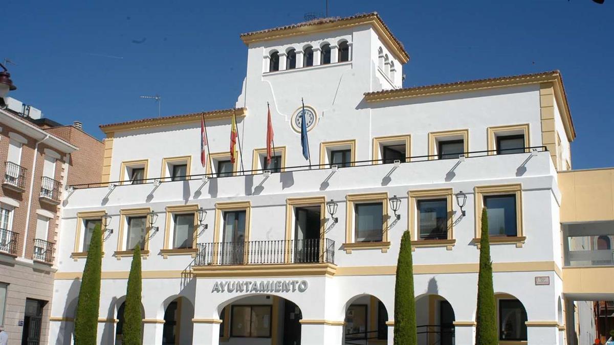 A través de diversas convocatorias de ayudas y subvenciones