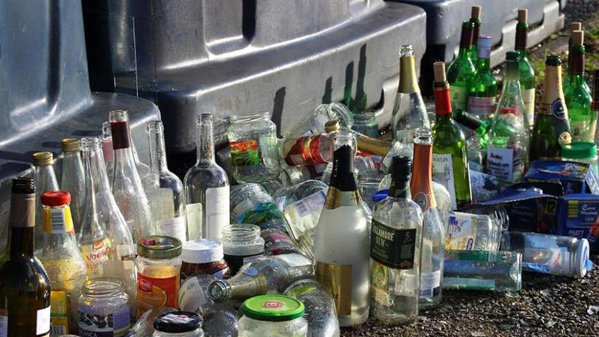“Vidrio 0,0. Colabora” evita que se introduzcan recipientes en la zona centro